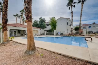 Photo #6: 2563781 Listing