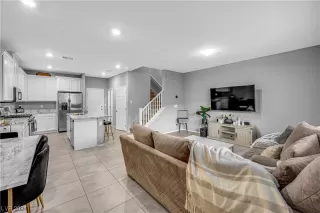 Photo #2: 2563782 Listing 