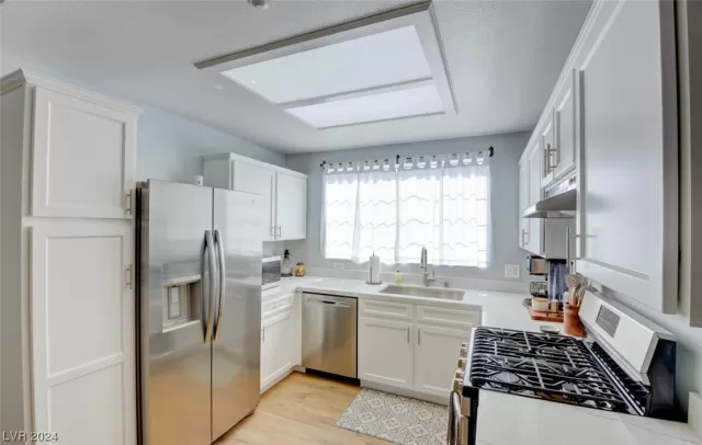 MLS: 2563809 Condo For Sale