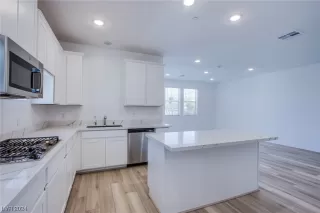 Photo #1: 2563827 Listing 