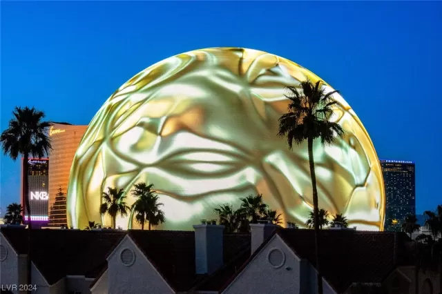 MLS: 2563840 Condo For Sale