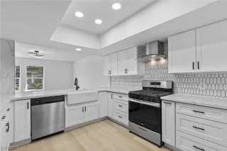 Photo #2: 2563885 Listing