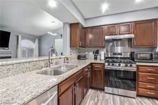 Photo #2: 2563909 Listing