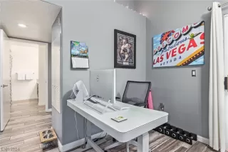 Photo #6: 2563909 Listing