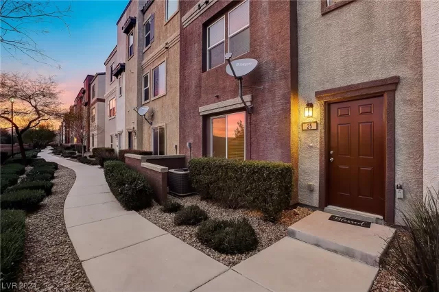 MLS: 2563913 Condo For Sale