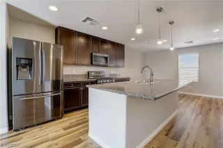 Photo #3: 2563913 Listing