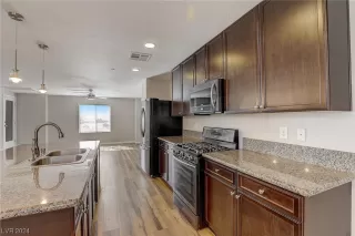 Photo #4: 2563913 Listing