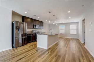 Photo #6: 2563913 Listing