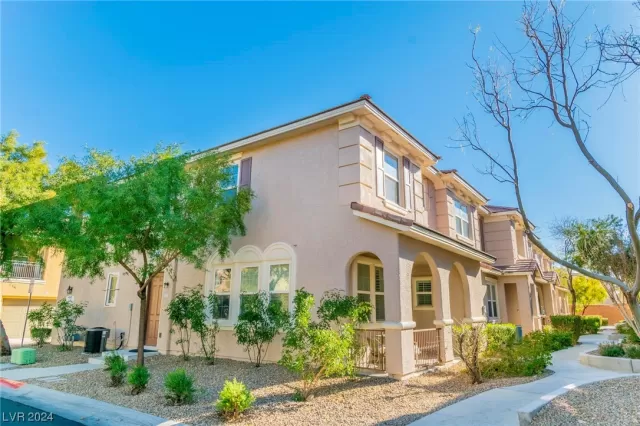 MLS: 2563920 Condo For Sale