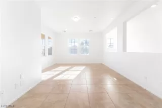 Photo #5: 2563920 Listing