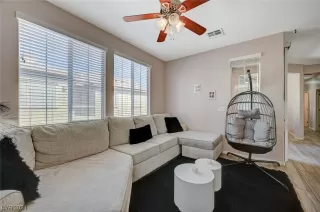 Photo #4: 2563923 Listing