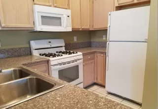 Photo #5: 2563932 Listing