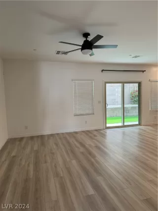 Photo #1: 2563933 Listing 