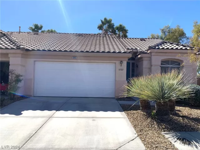 MLS: 2563941 Condo For Sale