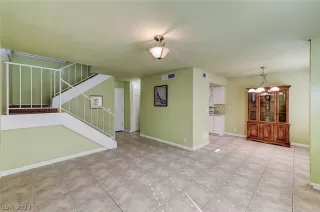 Photo #3: 2563945 Listing