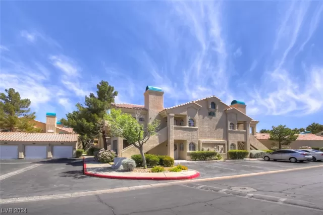 MLS: 2563954 Condo For Sale