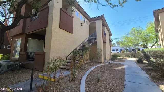 MLS: 2563959 Condo For Sale