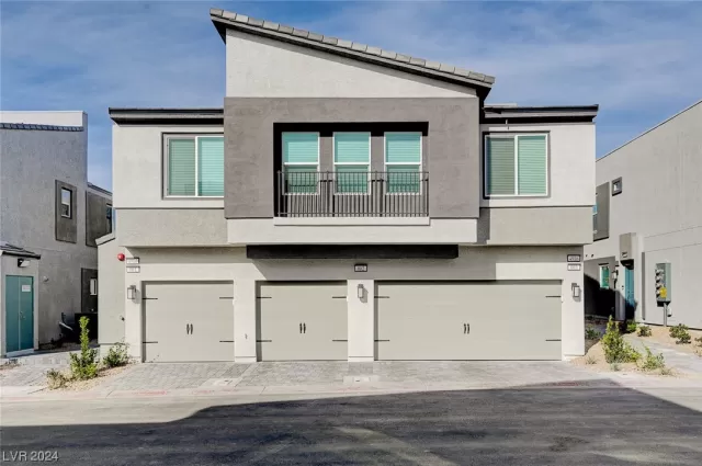 MLS: 2563960 Condo For Sale