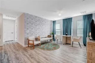 Photo #2: 2563960 Listing