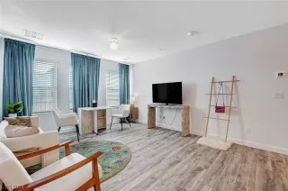 Photo #3: 2563960 Listing