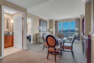 Photo #5: 2563985 Listing