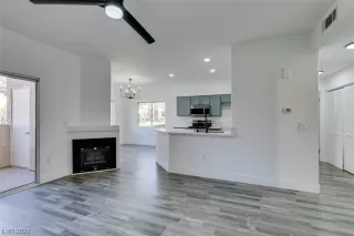 Photo #4: 2563990 Listing