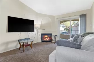 Photo #3: 2564008 Listing