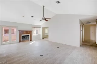 Photo #3: 2564011 Listing