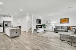 Photo #4: 2564017 Listing 