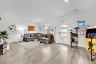Photo #5: 2564017 Listing 