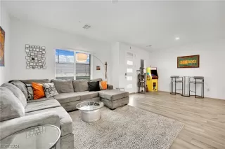 Photo #6: 2564017 Listing 