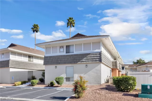MLS: 2564024 Condo For Sale