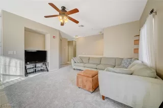 Photo #6: 2564027 Listing