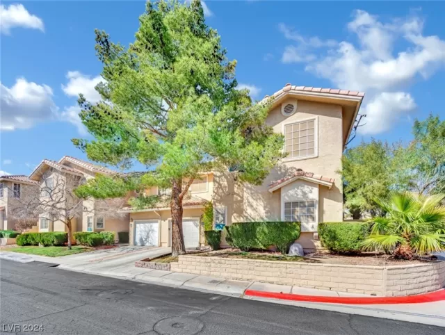 MLS: 2564028 Condo For Sale