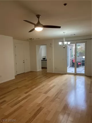 Photo #1: 2564037 Listing 