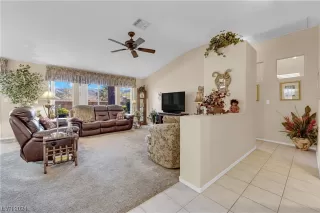 Photo #3: 2564043 Listing