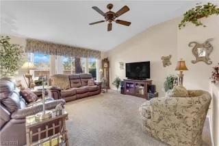 Photo #4: 2564043 Listing