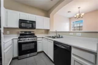 Photo #5: 2564062 Listing 