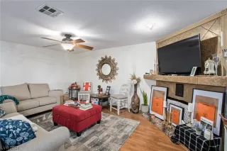 Photo #3: 2564075 Listing