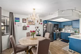 Photo #6: 2564075 Listing