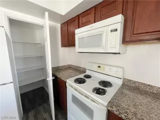 Photo #3: 2564082 Listing 