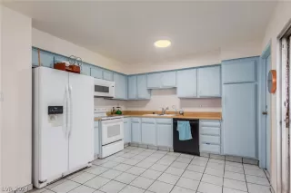 Photo #4: 2564150 Listing