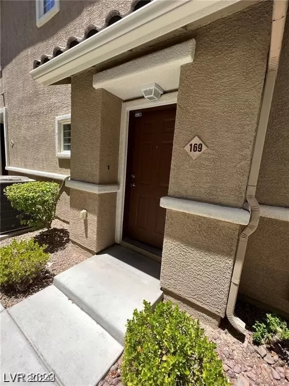 MLS: 2564213 Condo For Sale