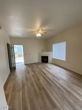 Photo #3: 2564222 Listing