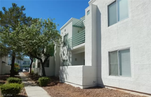 MLS: 2564304 Condo For Sale