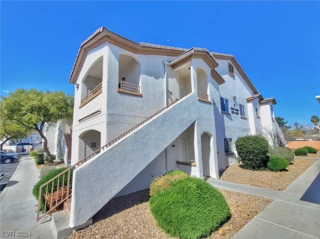 MLS: 2564323 Condo For Sale