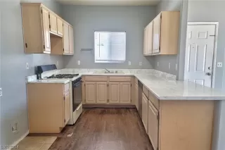 Photo #3: 2564323 Listing