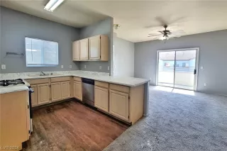 Photo #4: 2564323 Listing