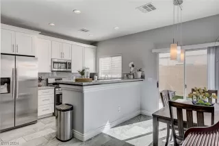 Photo #2: 2564341 Listing