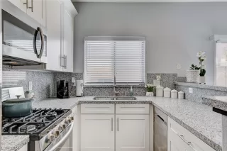 Photo #6: 2564341 Listing